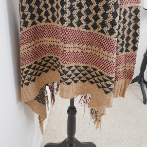 Full Tilt Tan Black Red Boho Print Fringe Uneven Hem Soft Size Small Cardigan - Picture 7 of 13
